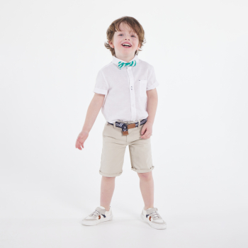 شورت برمودا مطاطي مطبوع بحزام باللون البيج للأولاد